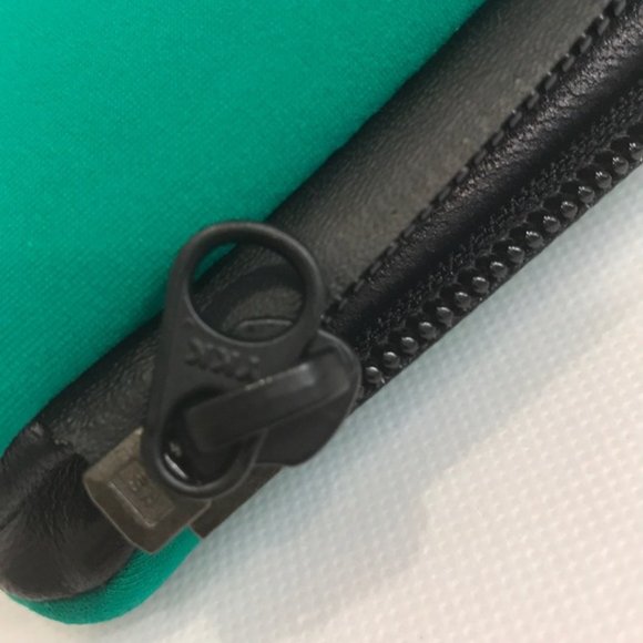 New! 3.1 PHILLIP LIM Zip Clutch - Picture 6 of 8